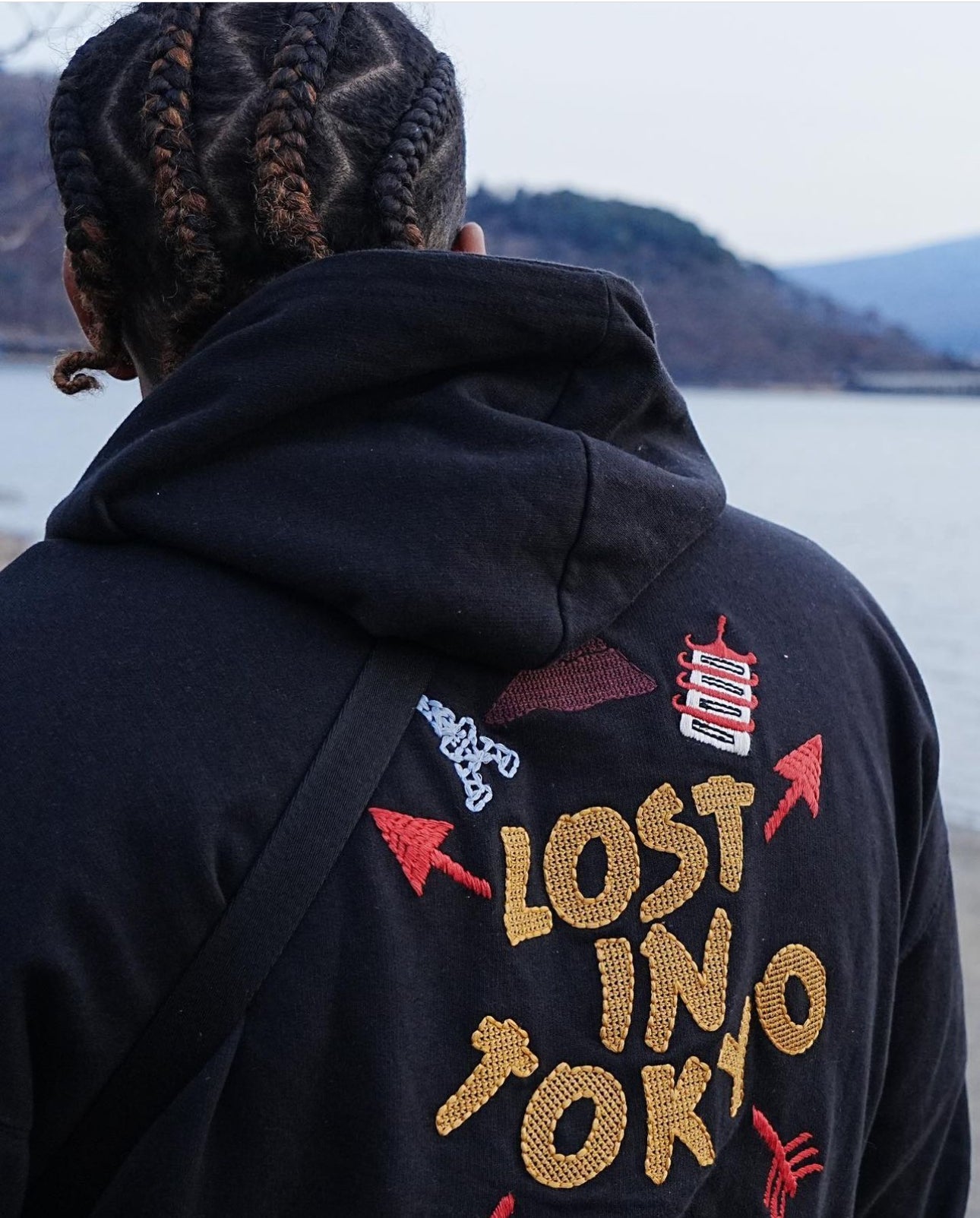 Lost in Tokyo hoodie - TSSLA
